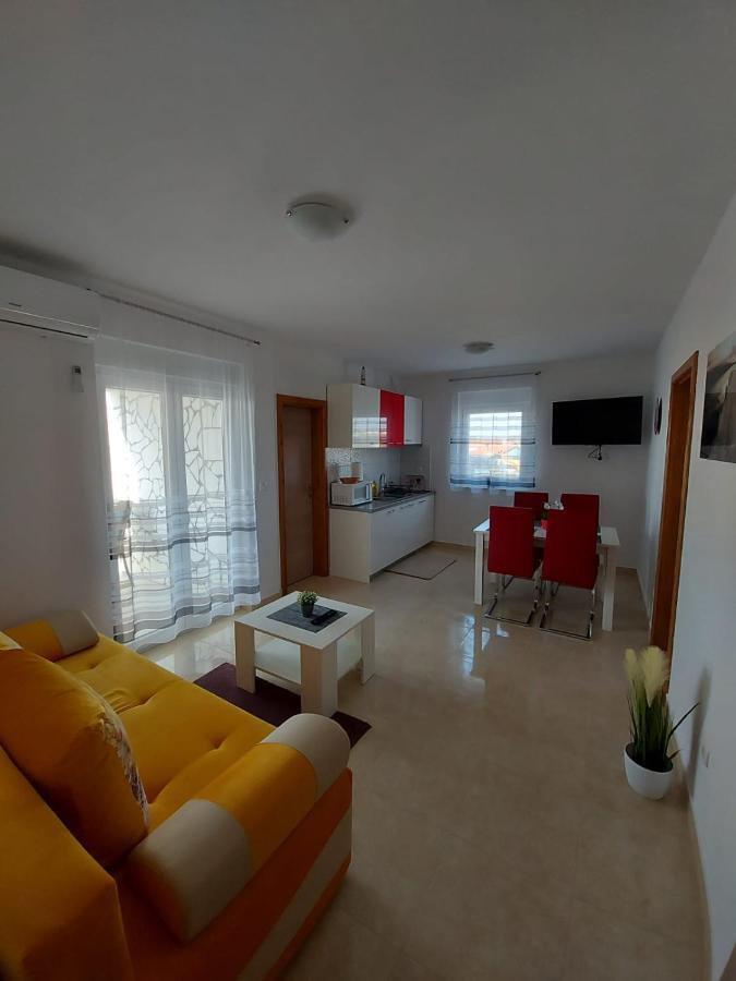 ורסי Apartmani Gimi Shine מראה חיצוני תמונה