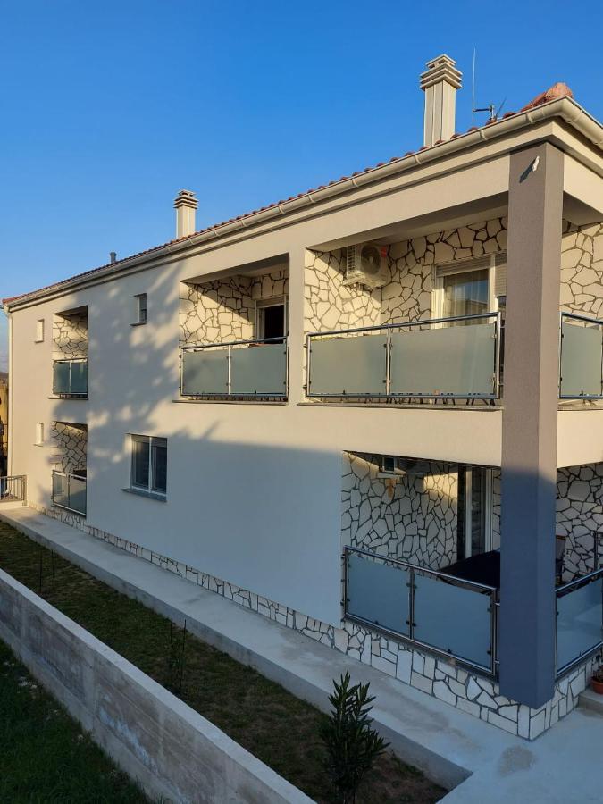 ורסי Apartmani Gimi Shine מראה חיצוני תמונה