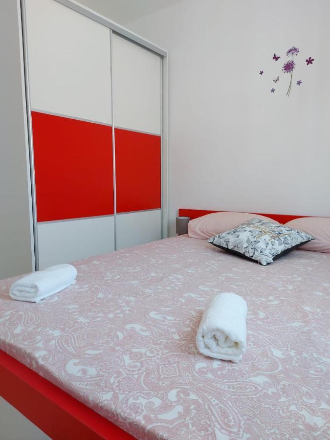 ורסי Apartmani Gimi Shine מראה חיצוני תמונה