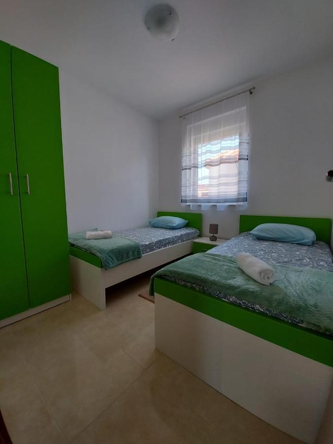 ורסי Apartmani Gimi Shine מראה חיצוני תמונה