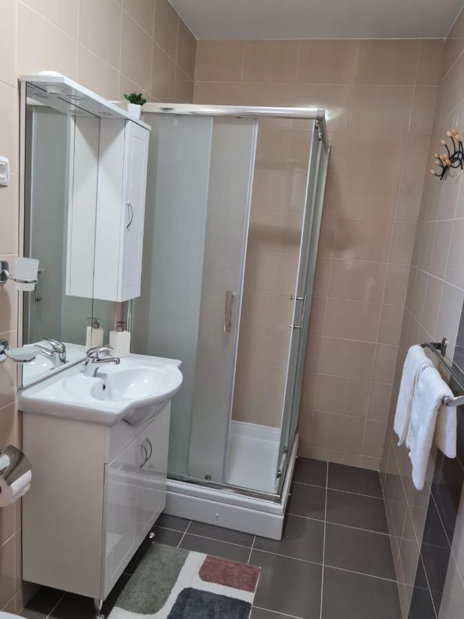 ורסי Apartmani Gimi Shine מראה חיצוני תמונה